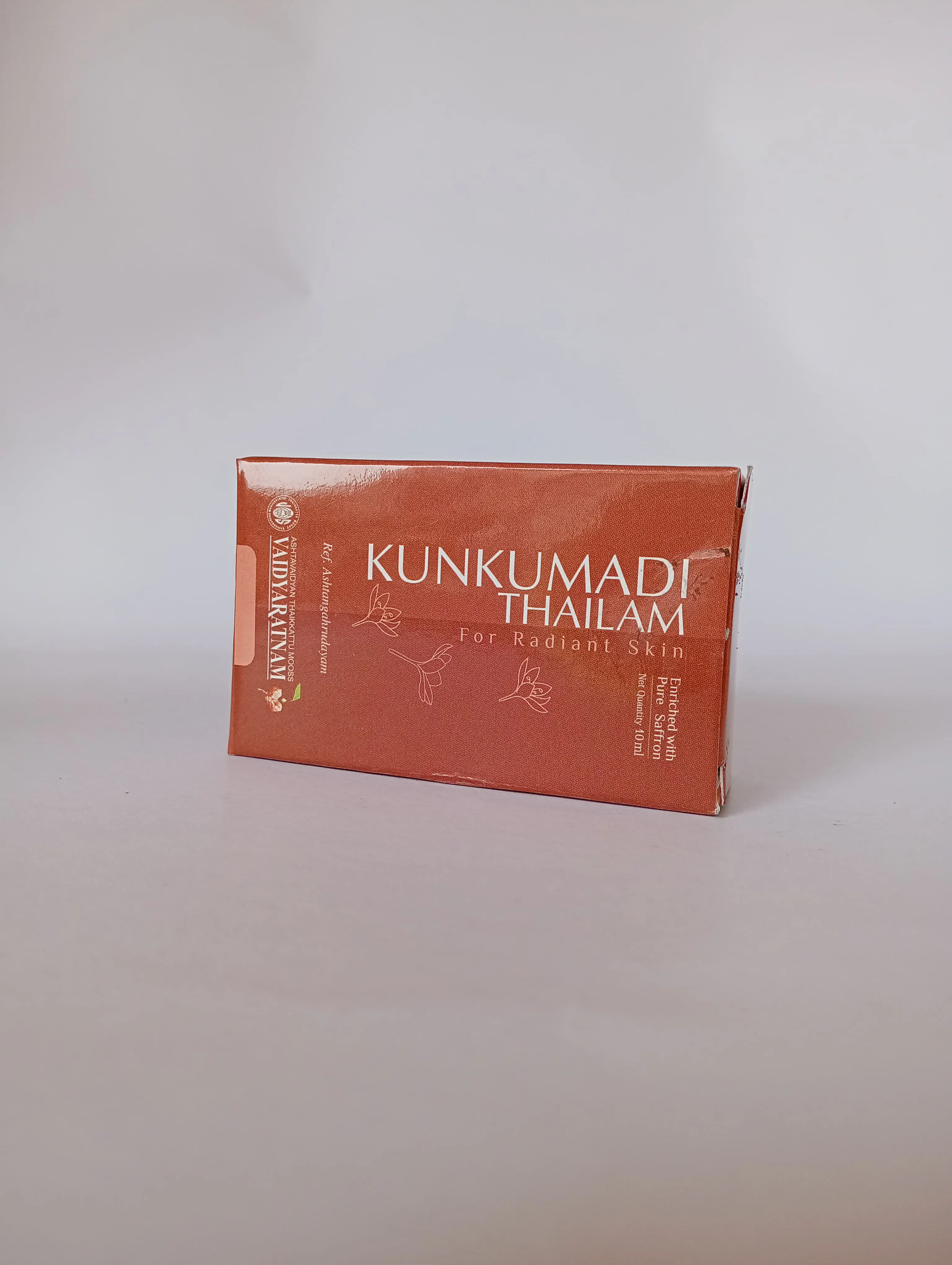 Kunkumadi Thailam - VAIDYARATNAM AYURVEDA 10ML - Image 3